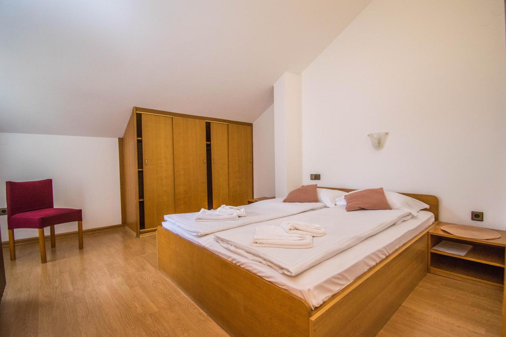 Apartments Punta & Vista In Krk 克尔克 外观 照片
