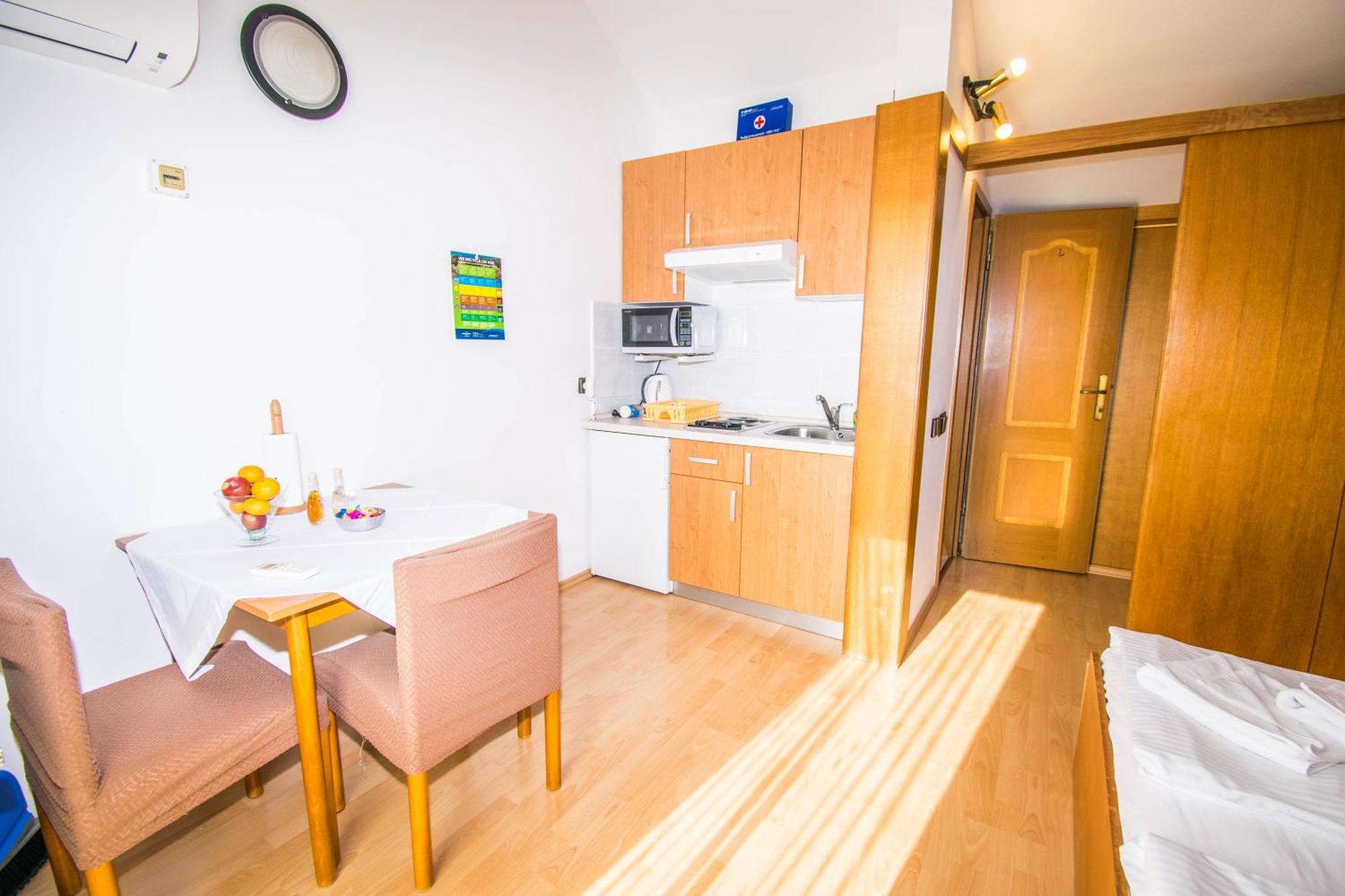 Apartments Punta & Vista In Krk 克尔克 外观 照片