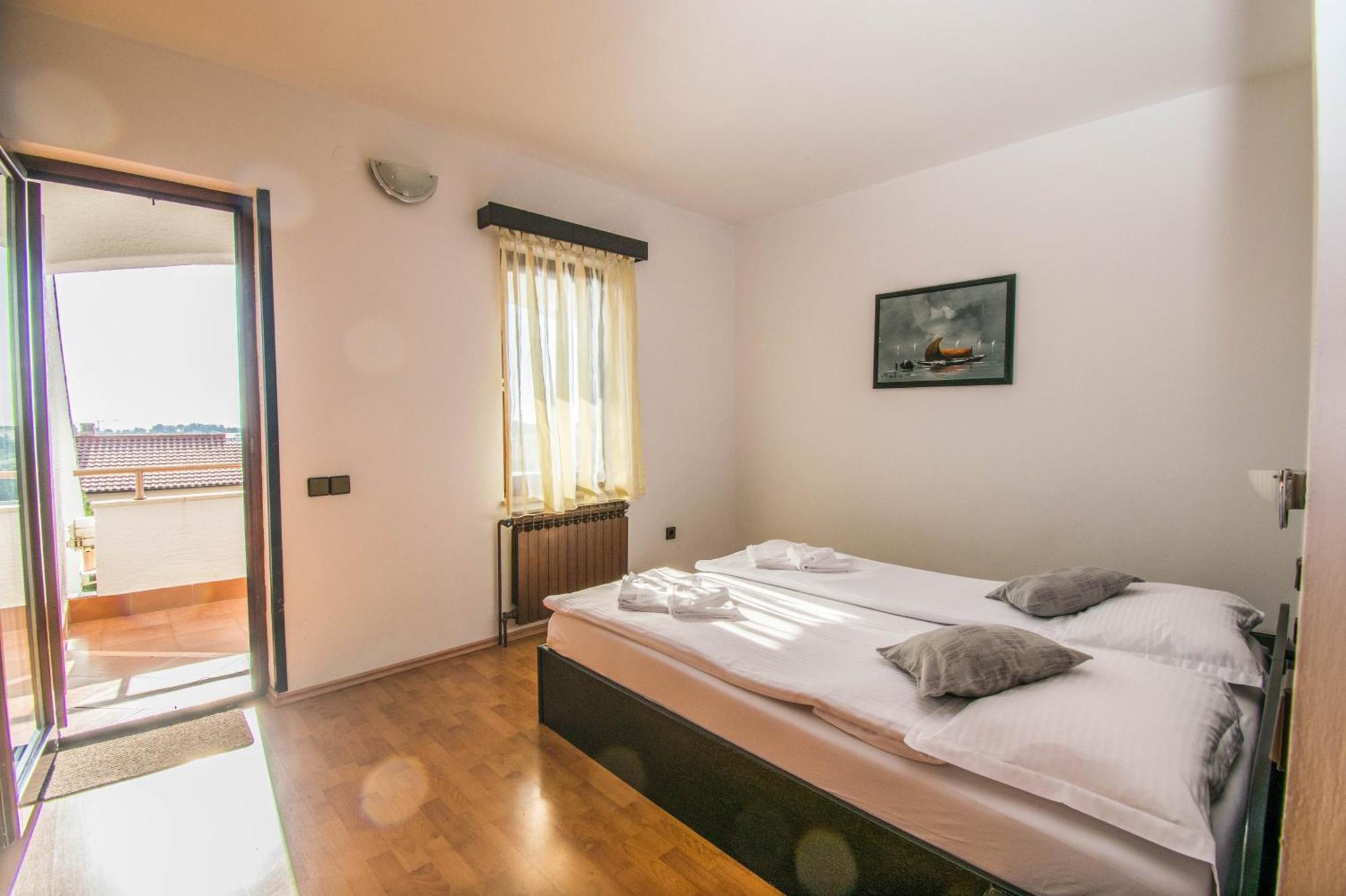 Apartments Punta & Vista In Krk 克尔克 外观 照片